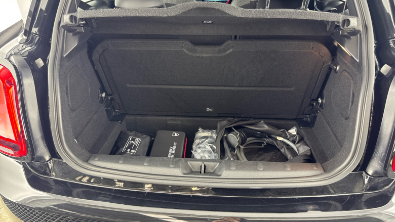 MINI Hatchback 135kW Cooper S Level 2 33kWh 3dr Auto Electric Hatchback